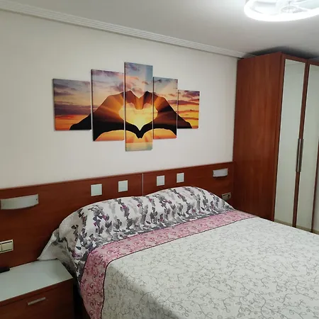 Apartment 2, Amplio Con Garaje, 3 Dorms, 1 Bano