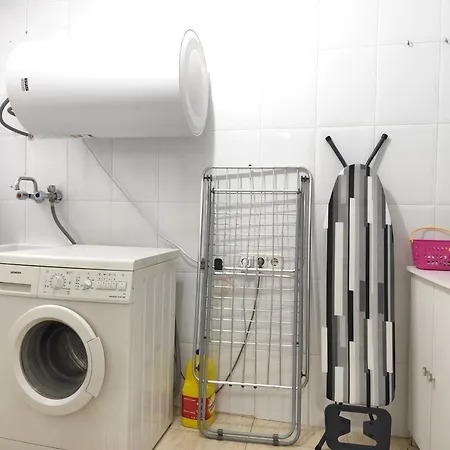 2, Amplio Con Garaje, 3 Dorms, 1 Bano Apartment *
