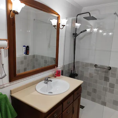 2, Amplio Con Garaje, 3 Dorms, 1 Bano Apartment *